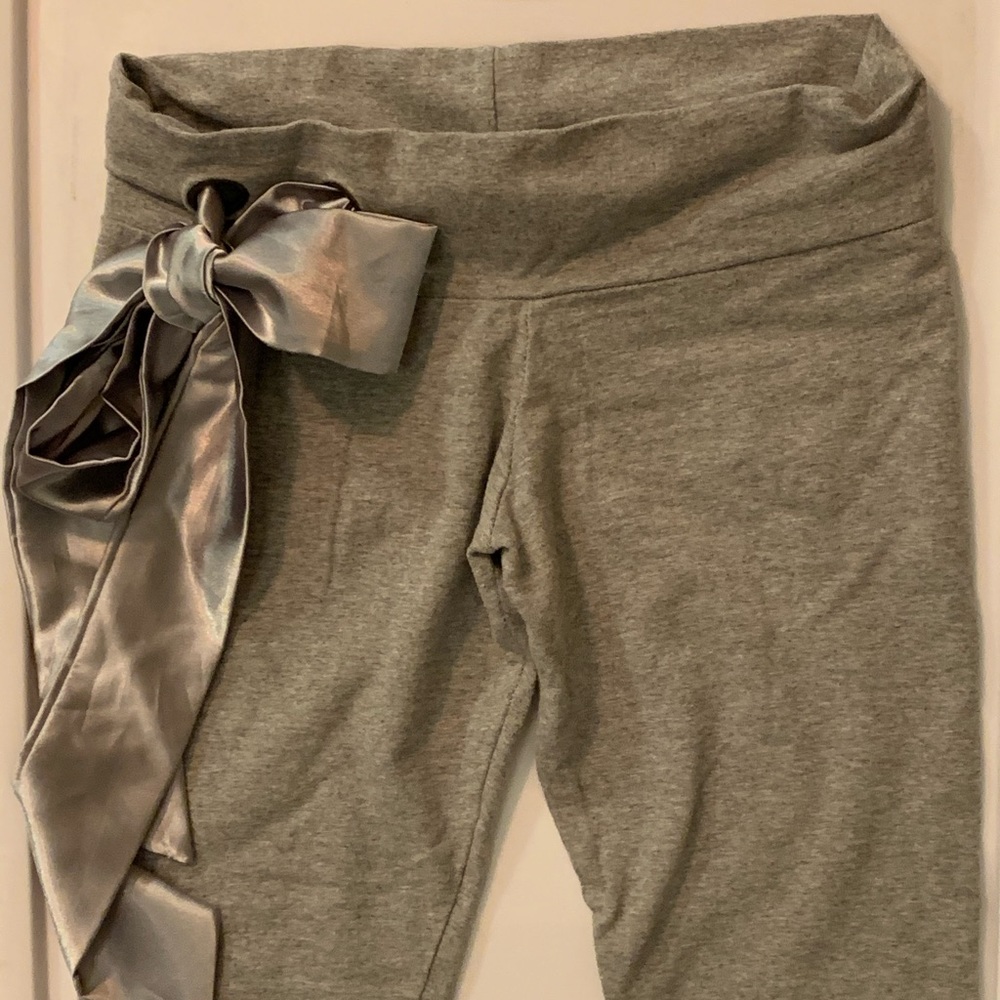 Cute booty lounge Grey Side tie leggings small